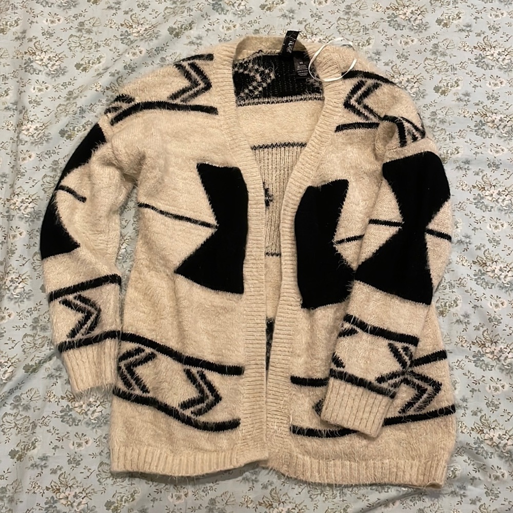 BKE Boutique XS southwest cardigan